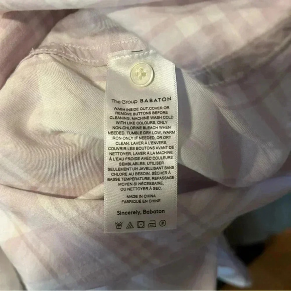 Aritzia  - The Group Babaton Button Up - Picture 5 of 6